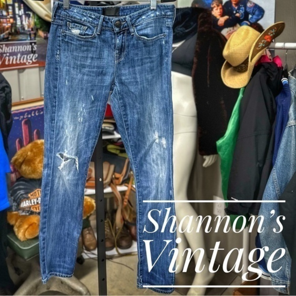 Vince sz 26 distressed skinny jeans A10